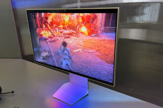 Samsung Unleashes Mind-Blowing Glasses-Free 3D and Blazing-Fast 4K Gaming Monitors in India!