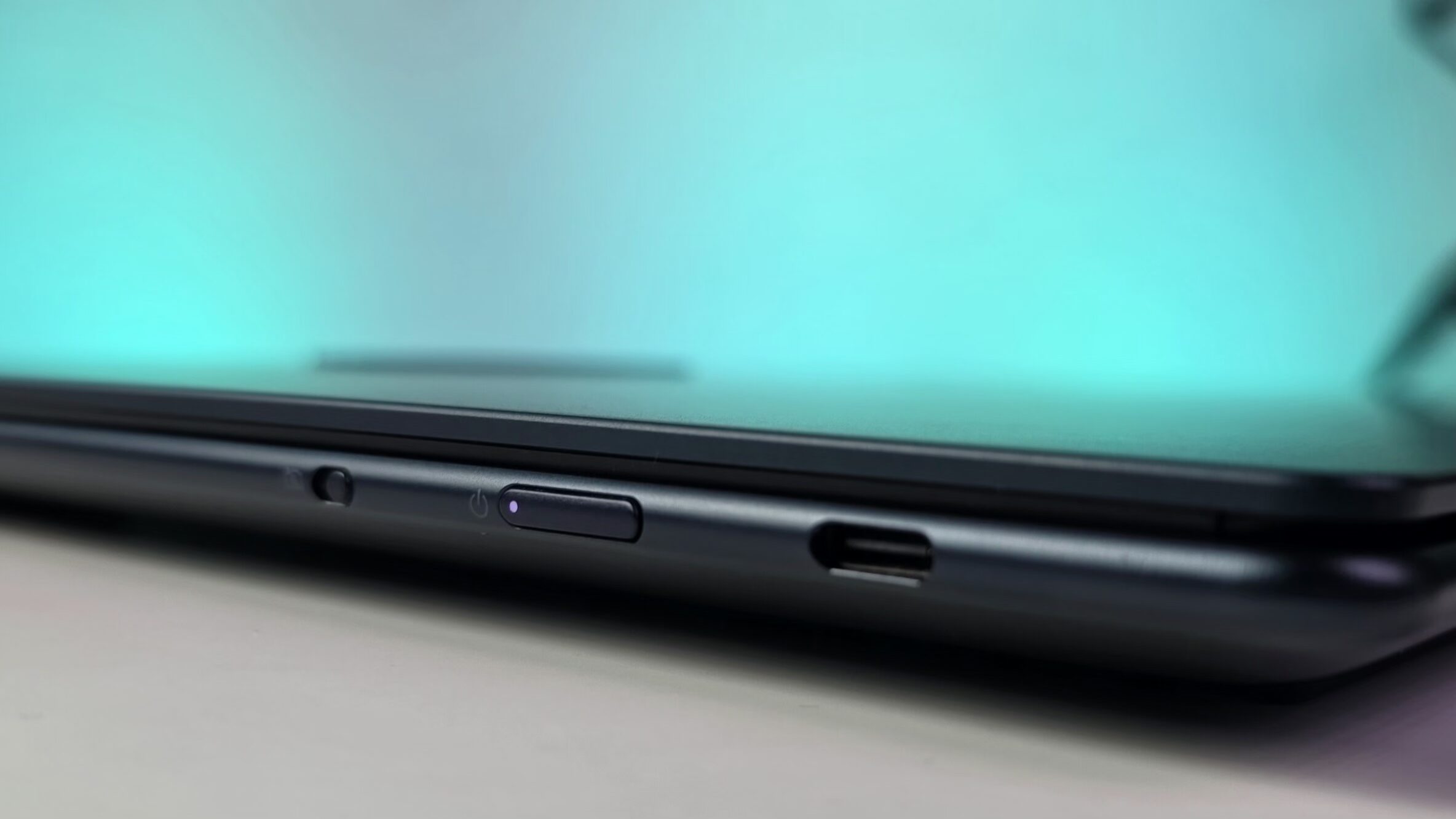 Lenovo Yoga Slim 7x Gen 9 (Snapdragon X Elite): My In-Depth Review After Weeks of Intense Creative Work 4 Lenovo Yoga Slim 7x Gen 9