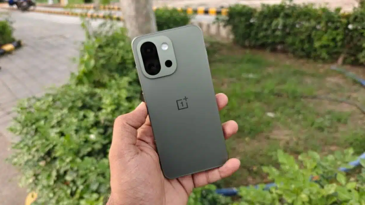 Can the OnePlus 13s at Rs 55,000 Redefine Compact Flagships in India