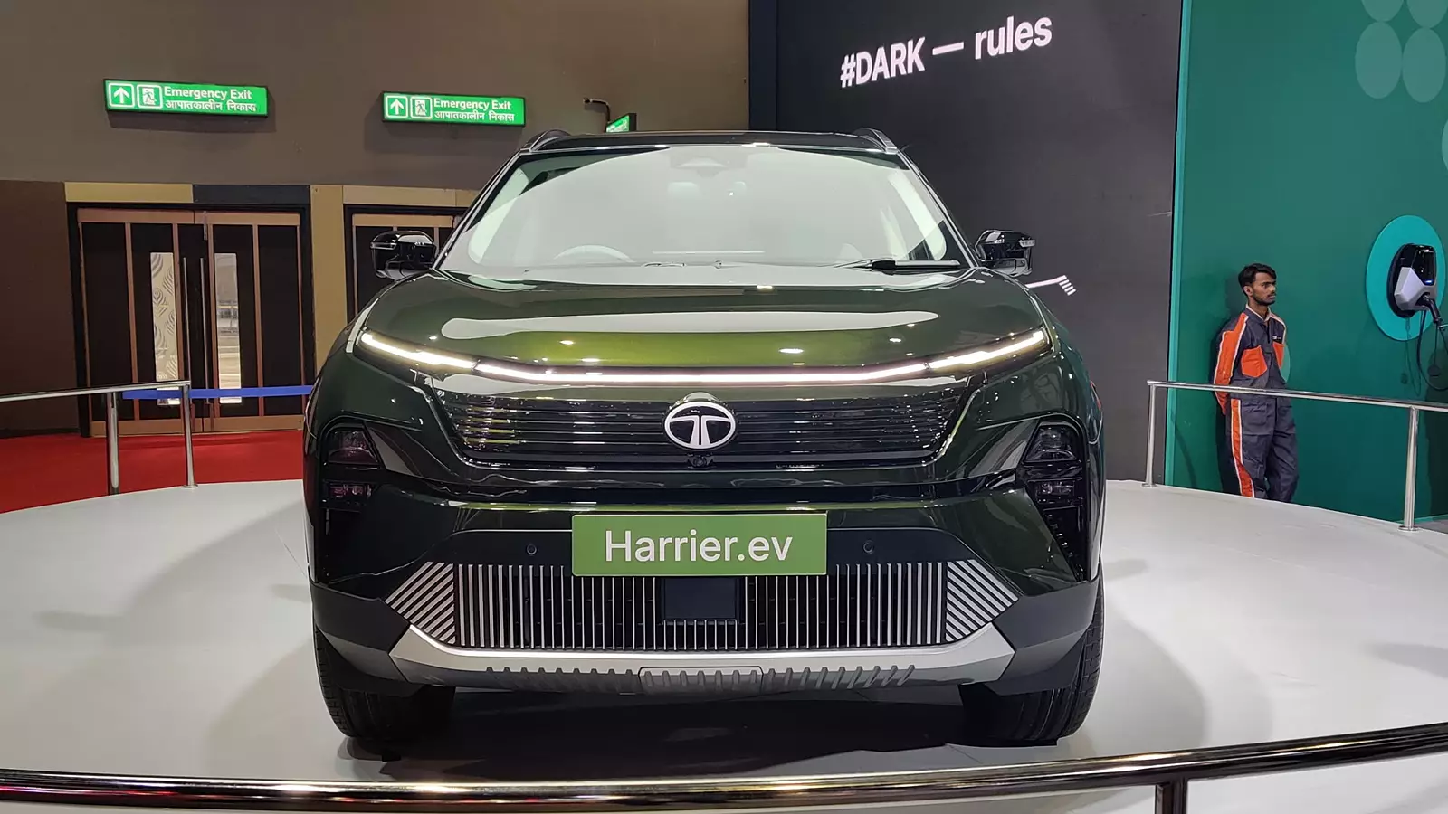 SHOCKING Range Figures for 2025 Tata Harrier EV Revealed! RWD & AWD Options Will Blow Your Mind! 1 SHOCKING Range Figures for 2025 Tata Harrier EV Revealed