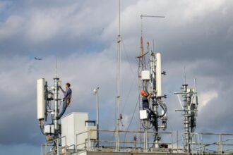 India's Broadband User Base Grows by 2.05 Crore in FY25, TRAI Reports