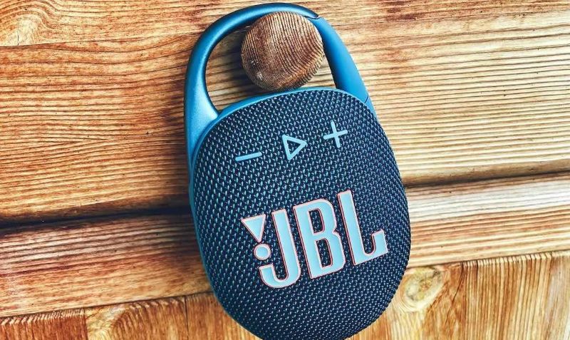 Friendship Day 2025 Gift Guide Presents Tech Gadgets for Every Friend 12 JBL Clip 5