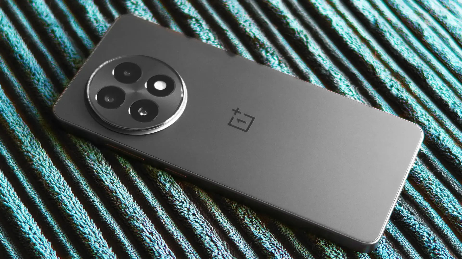 OnePlus 13R Gets a Notable Price Cut on Flipkart