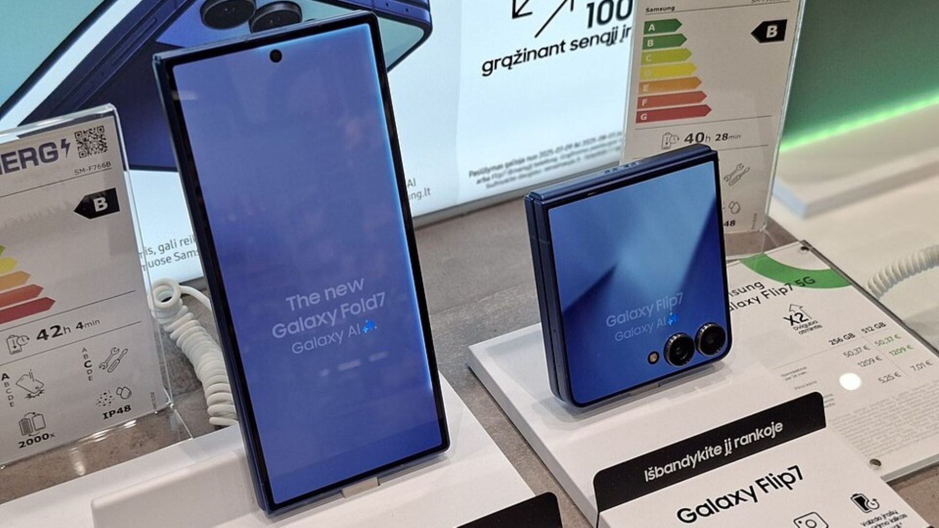 Samsung Foldable Phones See Record Pre-Orders in India