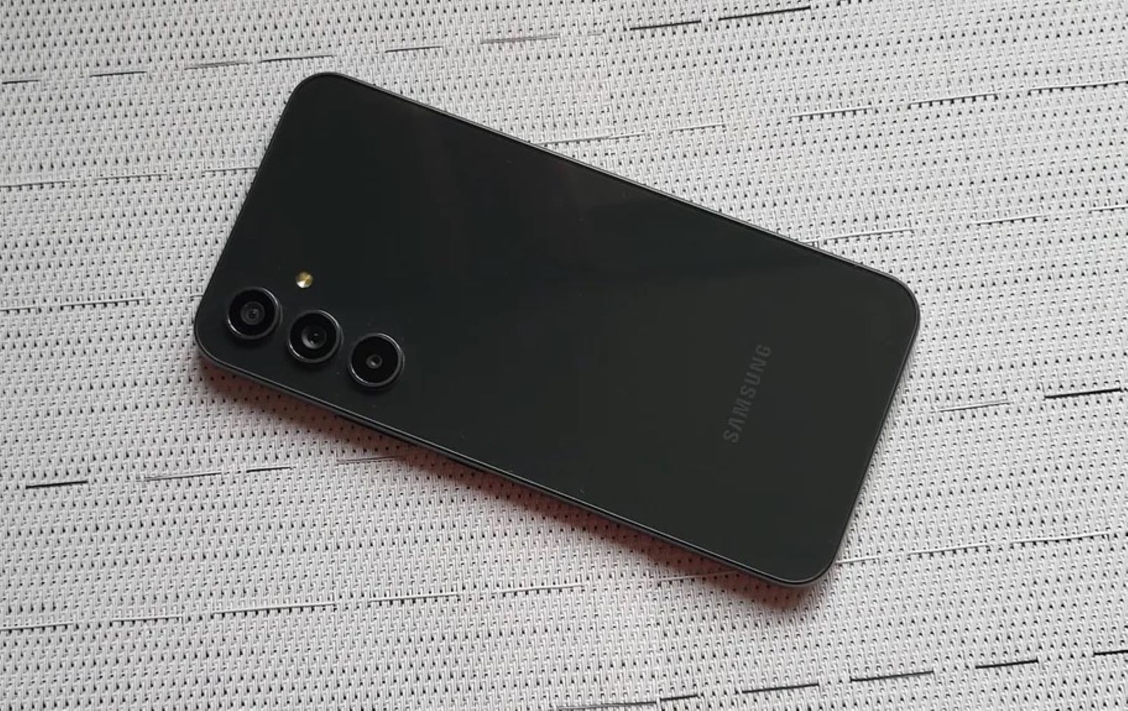 Samsung Galaxy A54 Sees Early Signs of One UI 8