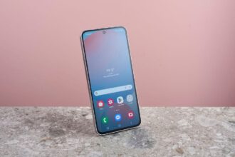 Samsung Galaxy S25 FE to Feature Flexible OLED Display, Sleeker Design