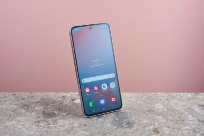 Samsung Galaxy S25 FE to Feature Flexible OLED Display, Sleeker Design