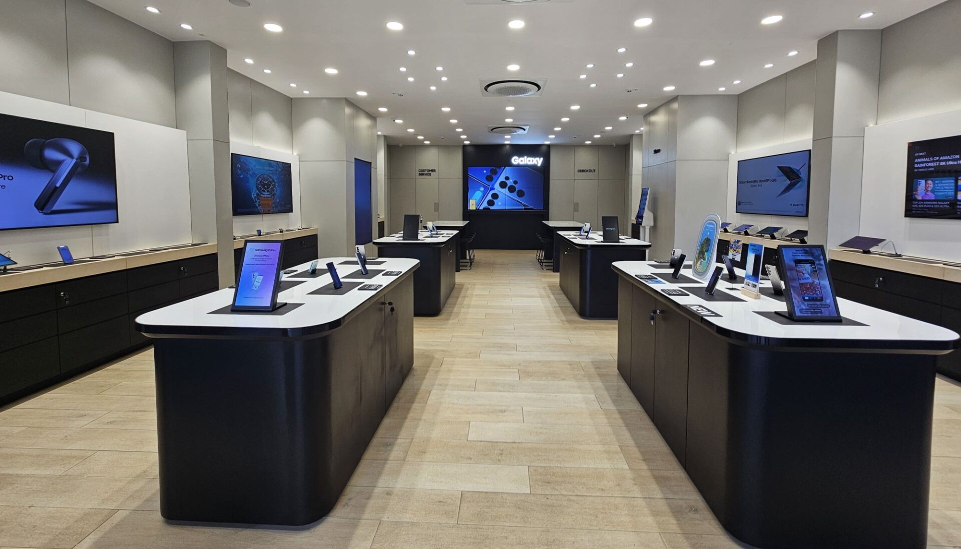 Samsung Opens New Premium Experience Store in Mumbai's Andheri West