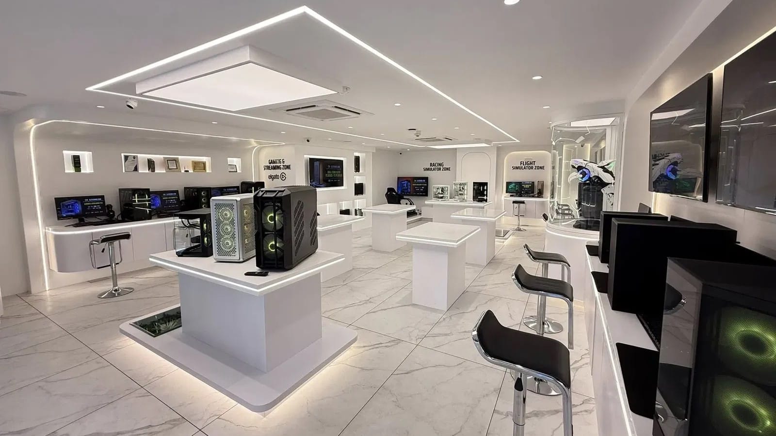 EliteHubs Opens First PC Showroom in Bengaluru