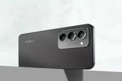 Redmi 15 5G Goes on Sale in India with Snapdragon 6s Gen 3 and 7000mAh Battery