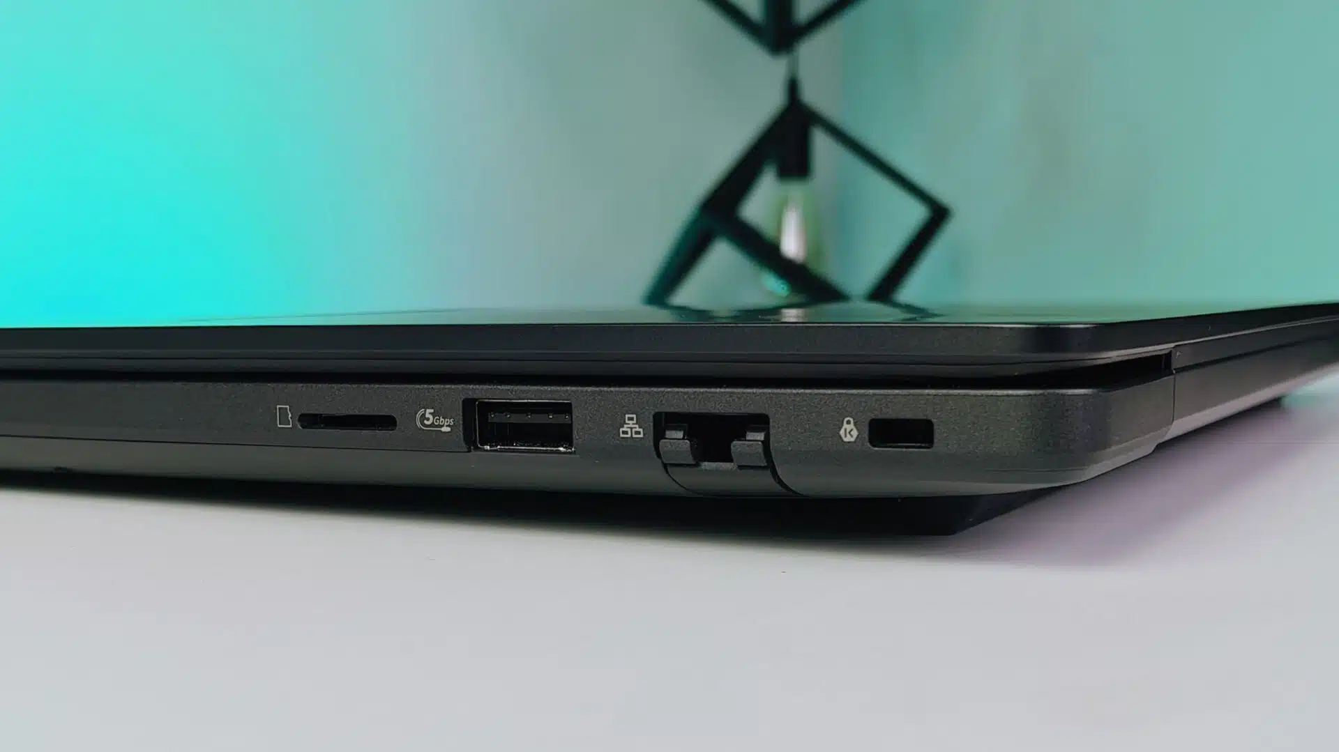 ASUS ExpertBook B3 Review