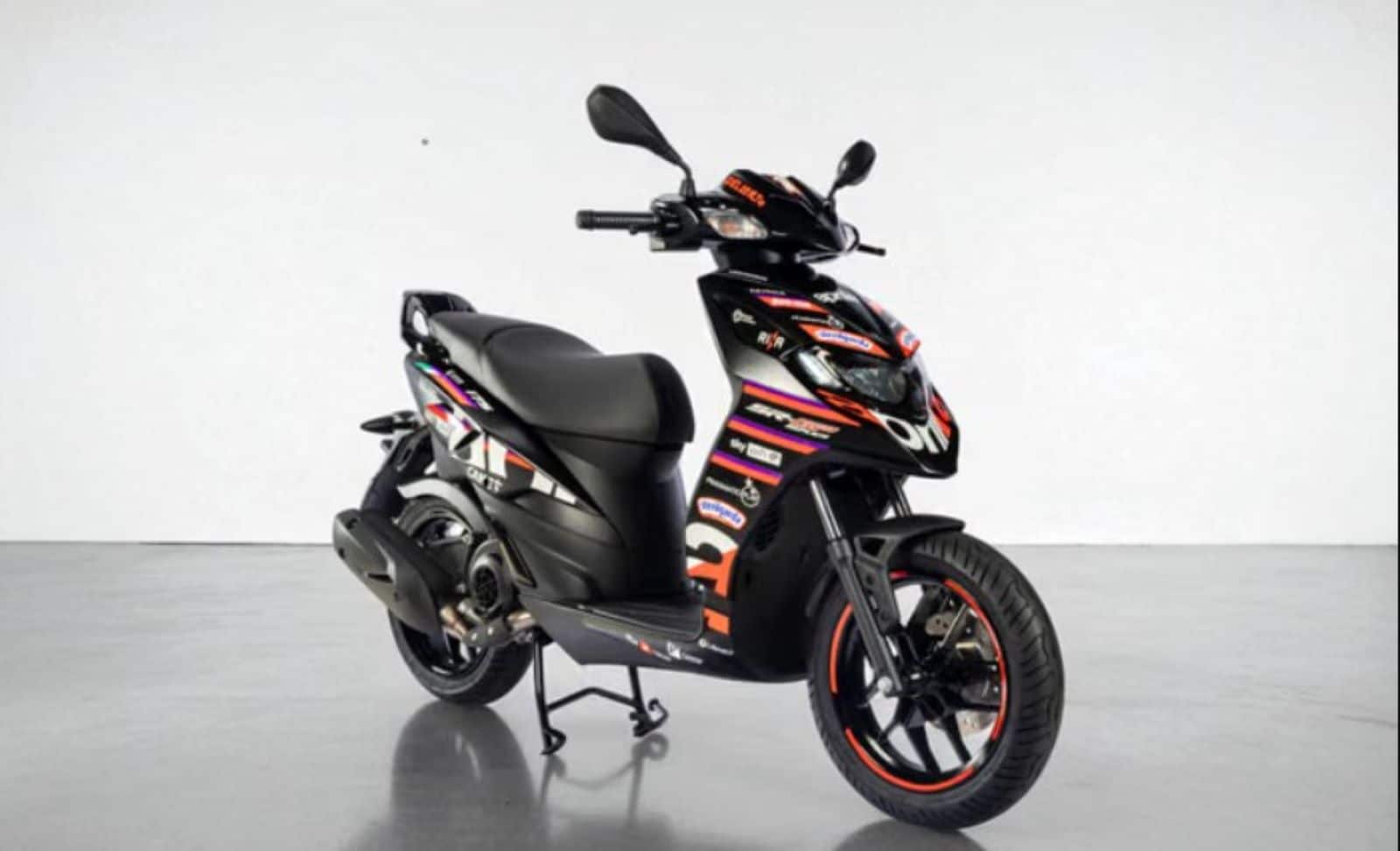 Aprilia Launches New SR 160 Scooter with MotoGP-Inspired Race Edition