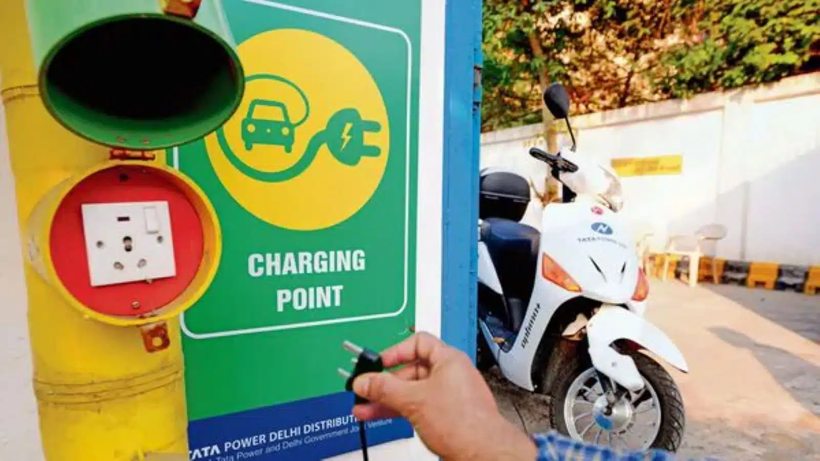 Government Issues New Rules for EV Charging Stations Under PM E-DRIVE