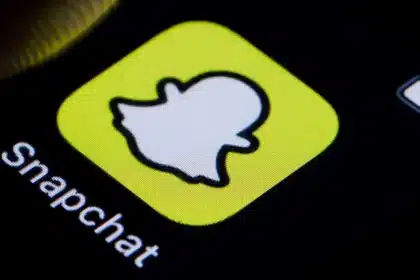 Snap OS 2.0 Arrives with New Browser and Spotlight Lens AI