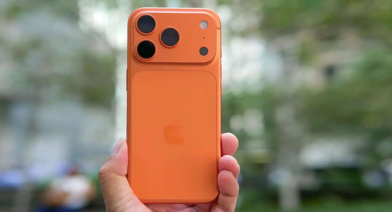 Apple iPhone Alarm Update Fixes Oversleeping Bug for Users