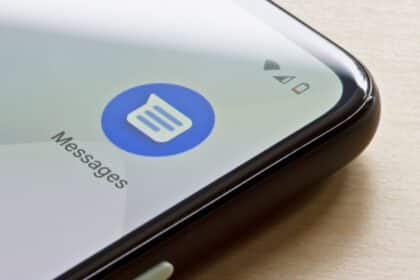 Google Messages Tests Nano Banana AI to Create Memes from Photos