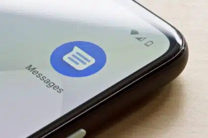 Google Messages Tests Nano Banana AI to Create Memes from Photos