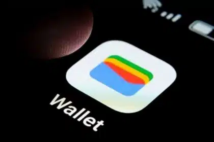 Google Wallet Adds Live Updates for Flights and Train Tickets