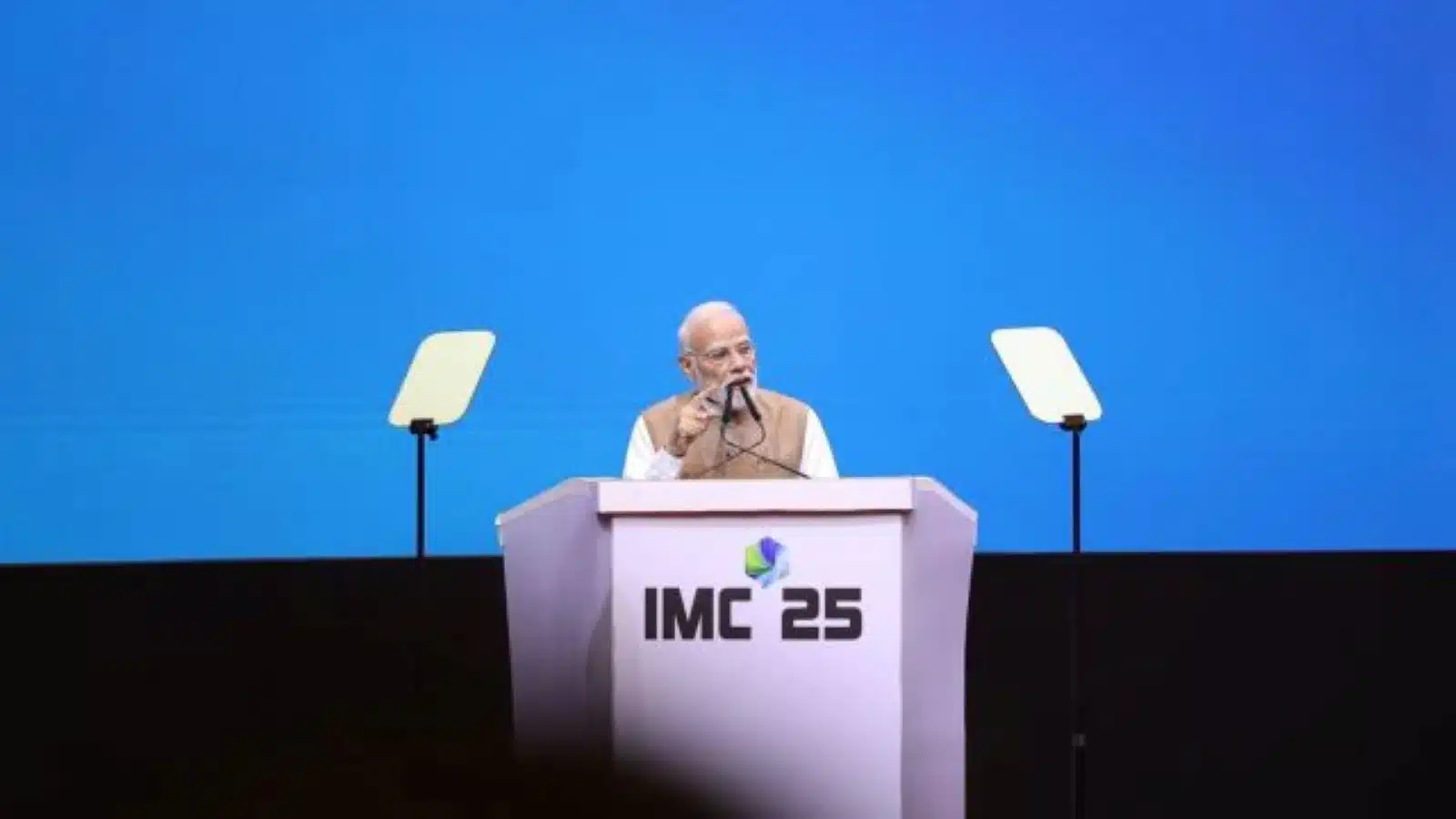 India Must Lead in Solving Global Supply Chain Issues, Says PM Modi at IMC 2025