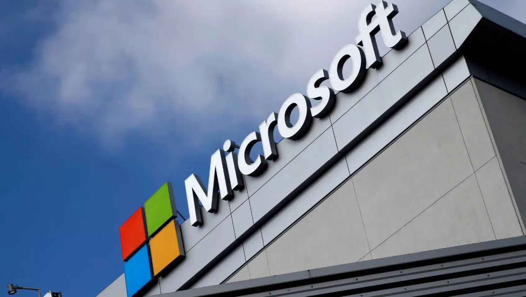 Microsoft Rolls Out First In-house AI Image Model to Rival Google and OpenAI