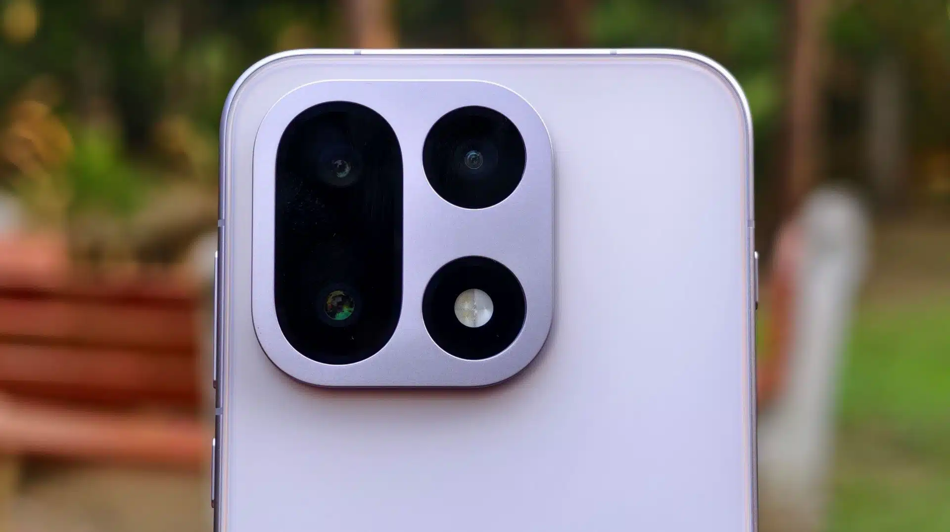 OnePlus 15 Review: A New Champion of Battery Life