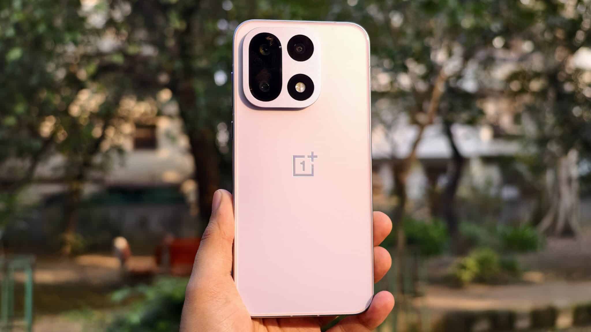 OnePlus 15 Review: A New Champion of Battery Life