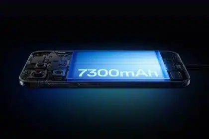 OnePlus 15: New Flagship Sets Speed Records with Triple-Chip System