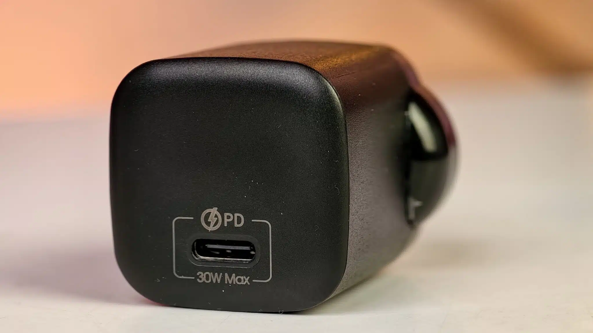 Tempt Elite 30W GaN Charger Review: Fast Charging Gets Affordable