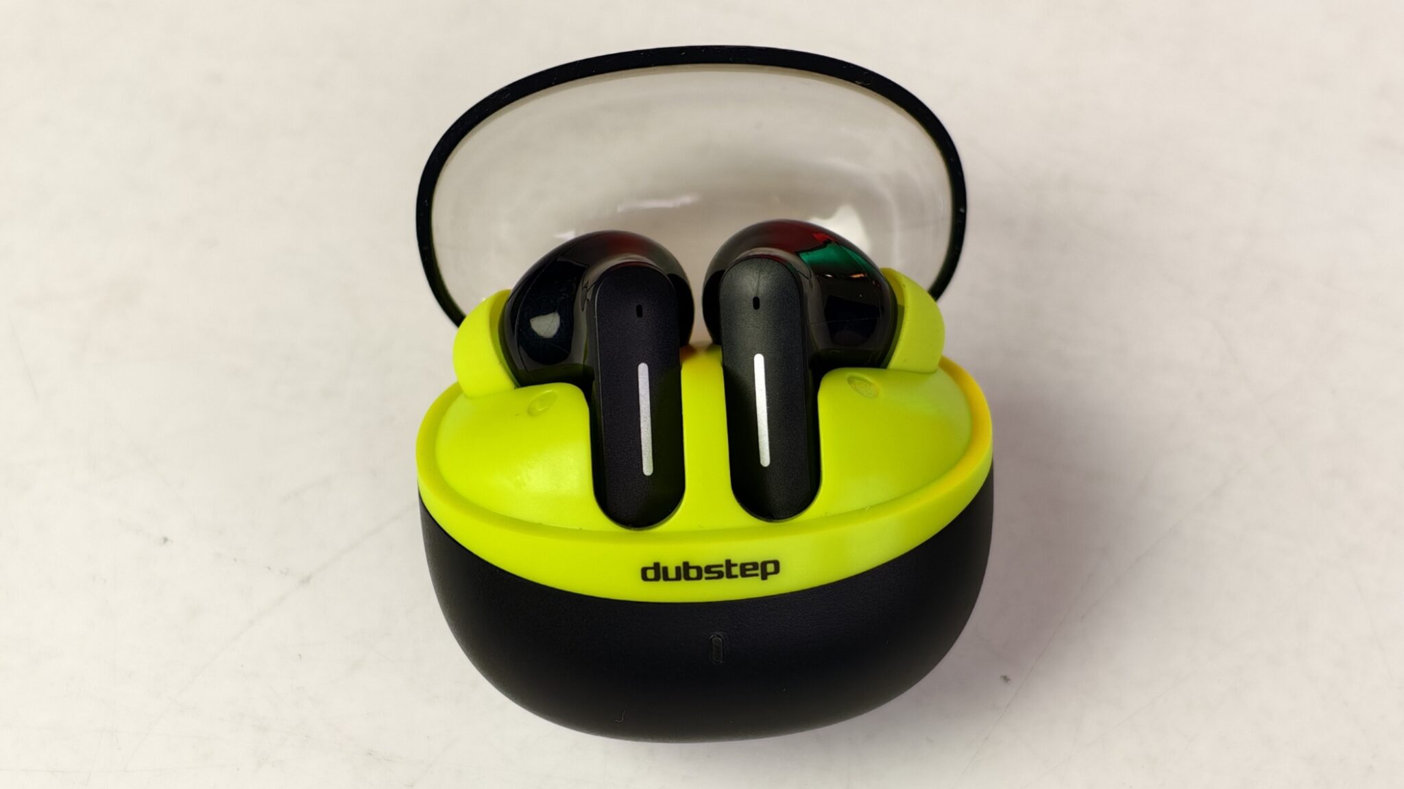 Dubstep Buzz X8 Review A Long Lasting Budget Audio Wearable For Daily Use