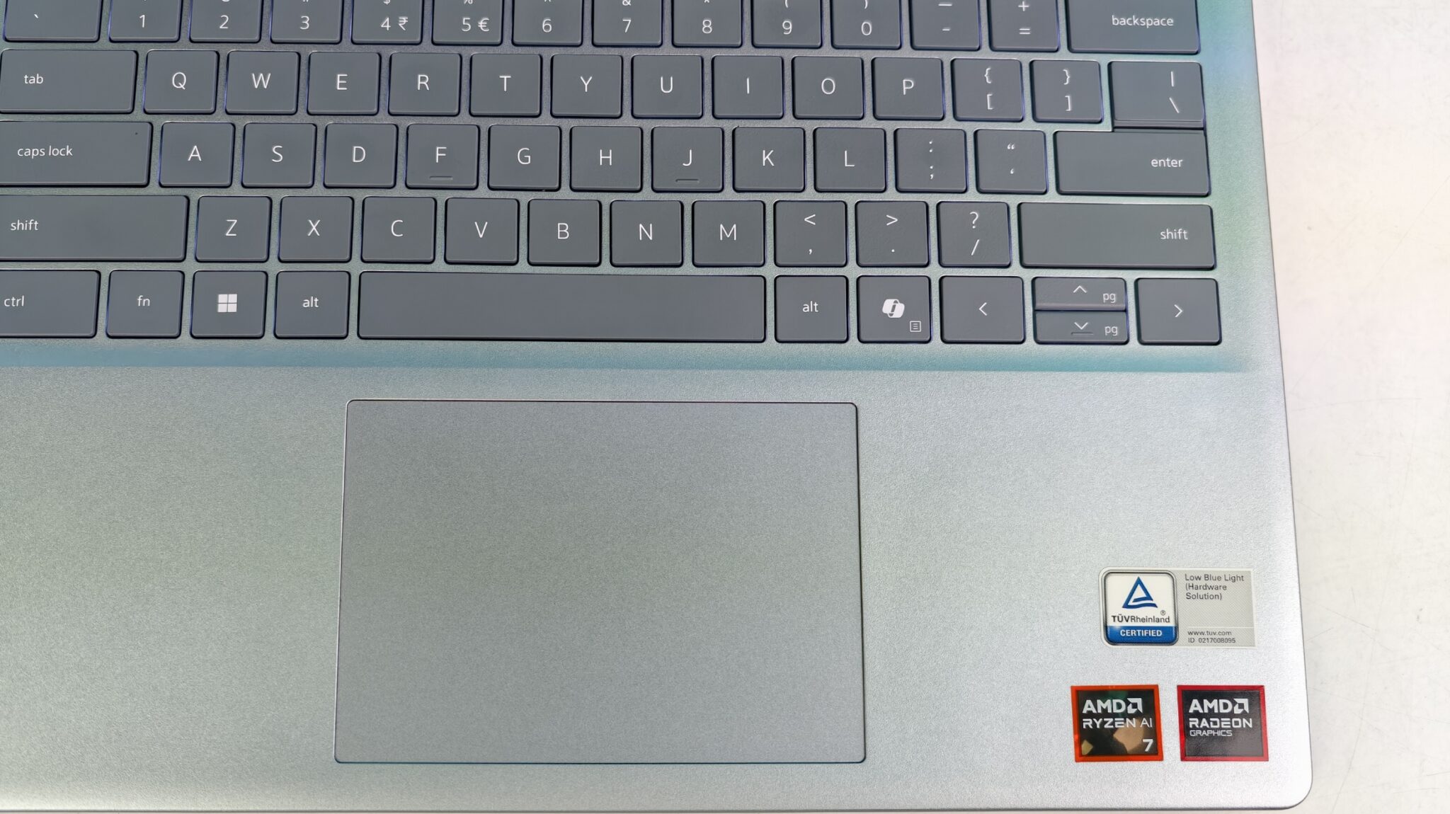 Dell 14 Plus DB14255 Review: The New AI Performance King? 7 Dell 14 Plus