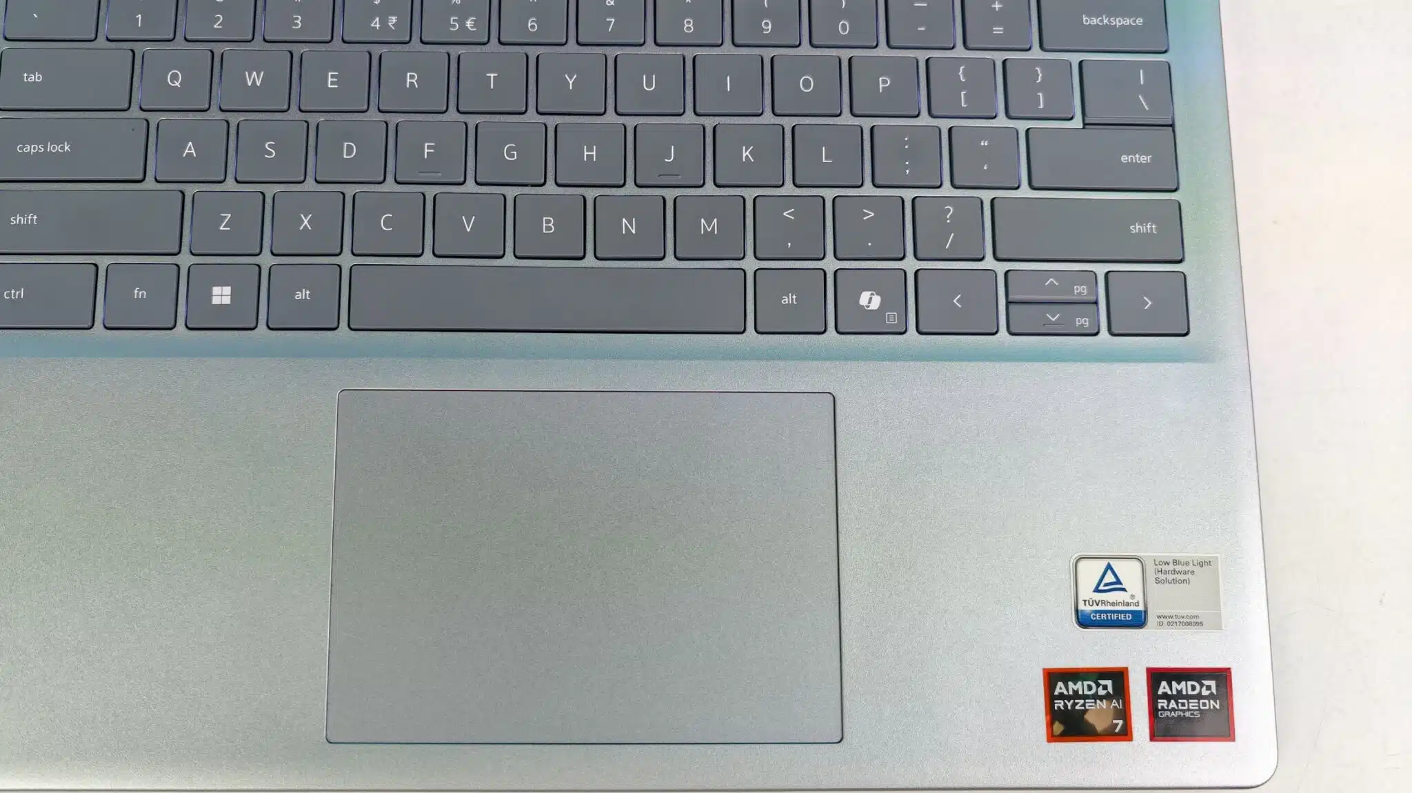 Dell 14 Plus DB14255 Review: The New AI Performance King? 7 Dell 14 Plus