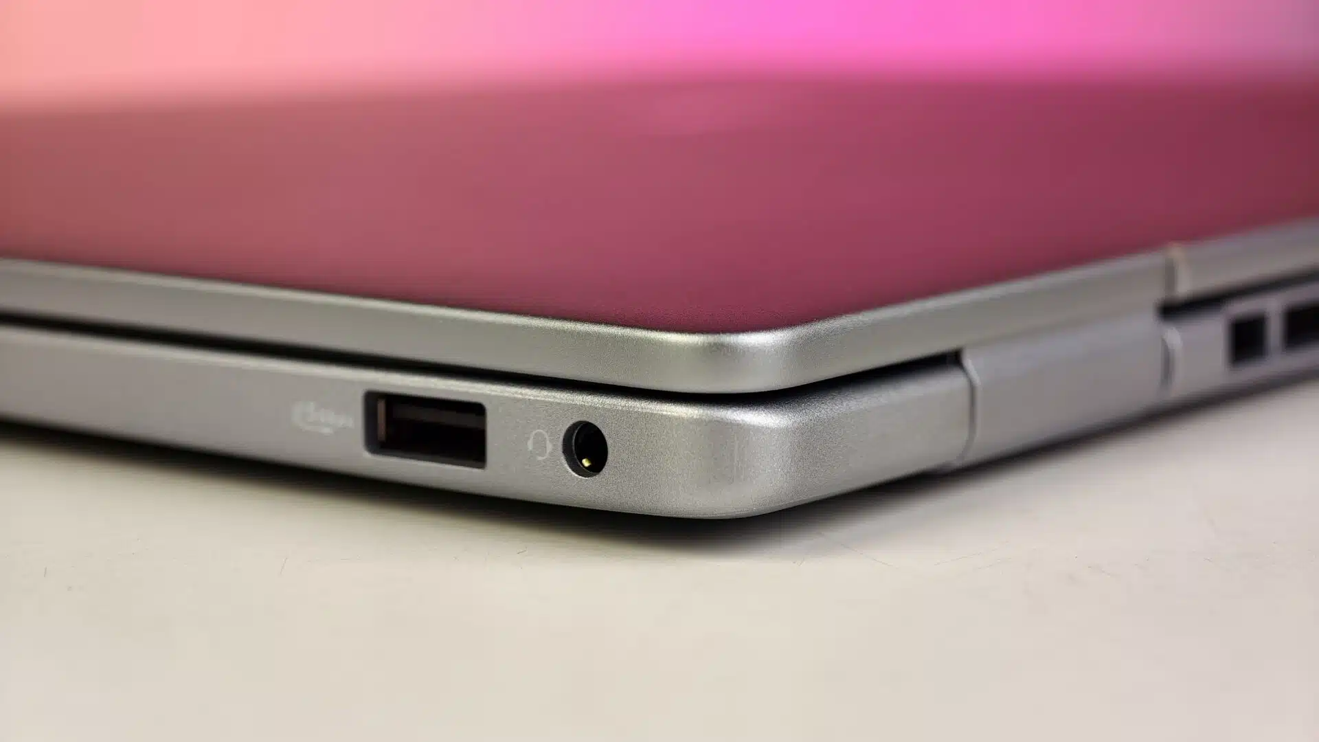 Dell 14 Plus DB14255 Review: The New AI Performance King? 3 Dell 14 Plus