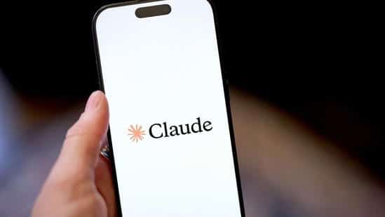 Anthropic Claude takes over computers as AI agents are expected to threaten entry level jobs