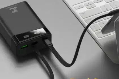 JUST CORSECA launches SPARKVOLT power banks with MagSafe and iWatch support