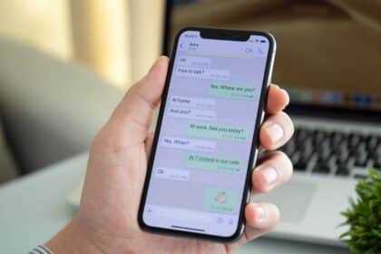 WhatsApp Introduces Dual Accounts for iPhone and AI Imaging Features