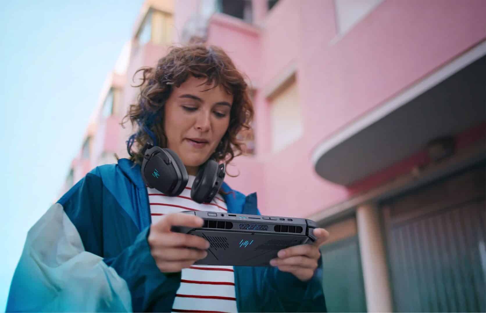 Acer Predator Atlas 8 Handheld