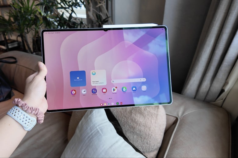 Top 5 Electronic Gadgets for Your Summer Travel Itinerary 6 Samsung Galaxy Tab S11 Ultra