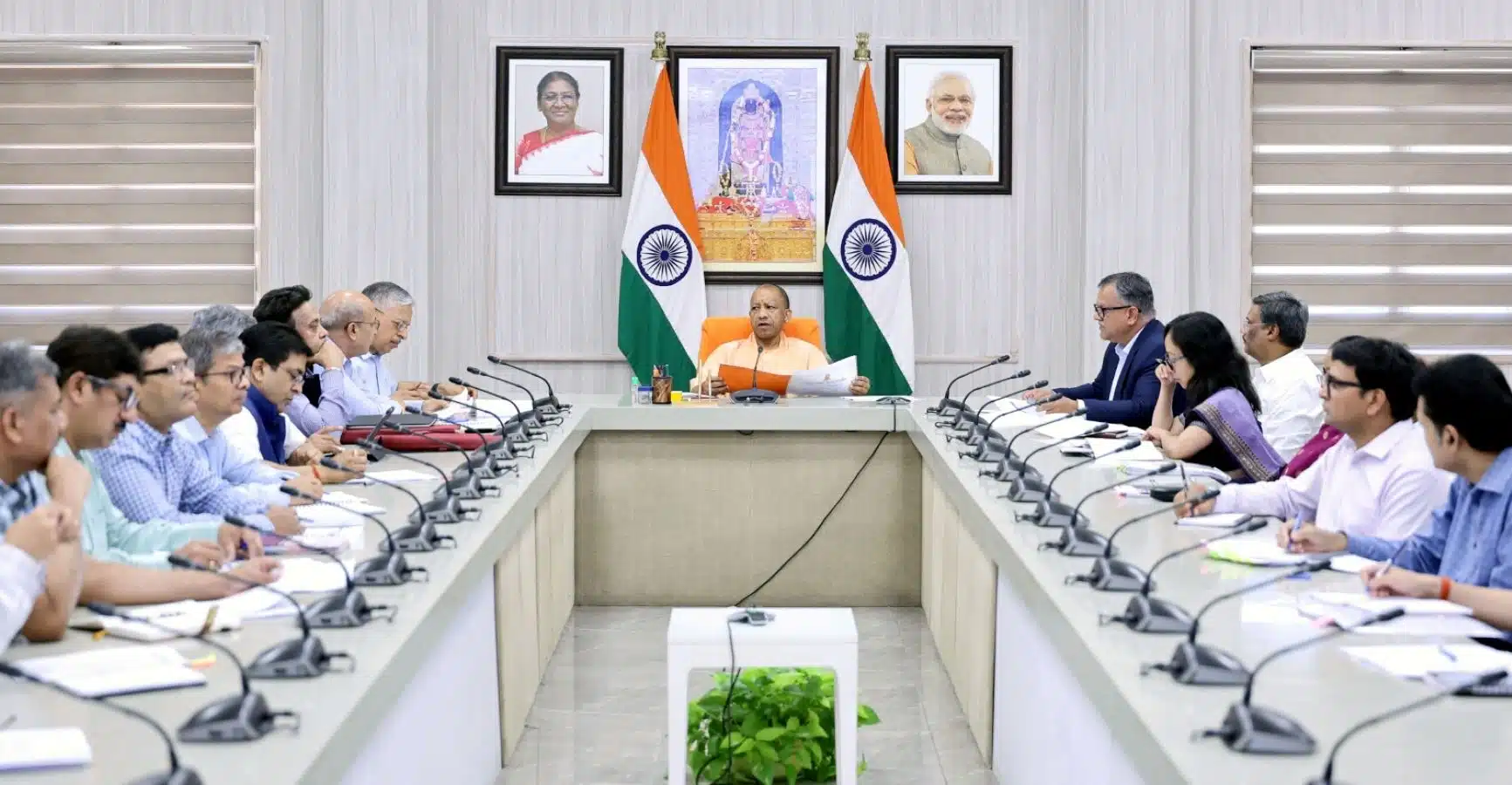 Uttar Pradesh Deploys 110 Electric Buses For Jewar Airport Connectivity