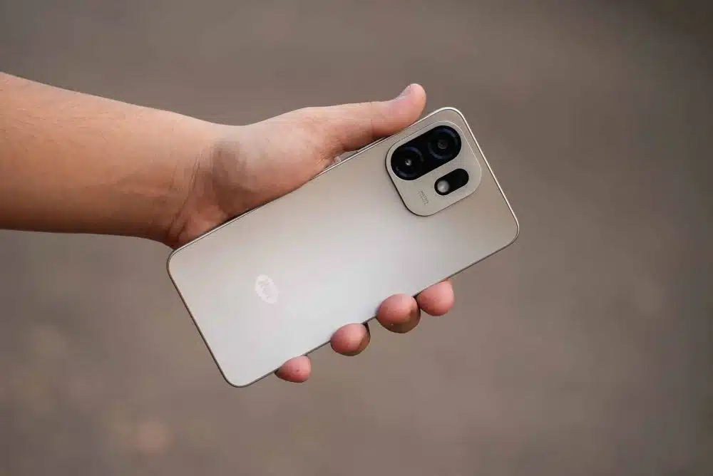 Top 5 Electronic Gadgets for Your Summer Travel Itinerary 3 itel A100 Pro Smartphone