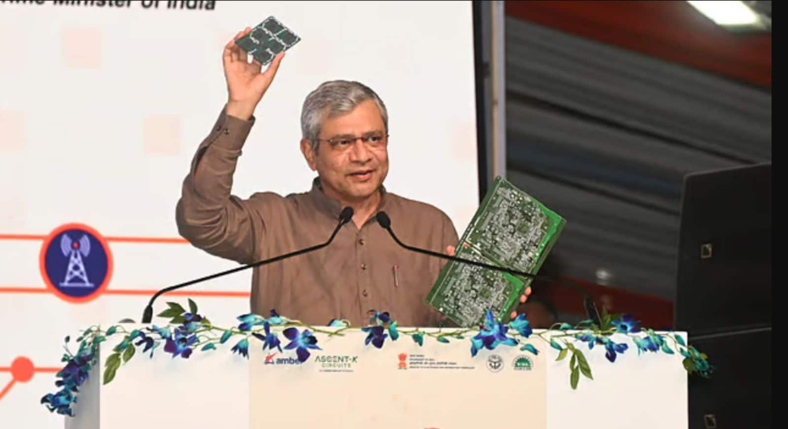 Apple Plans to Expand India Manufacturing Beyond iPhones, Union Minister Says