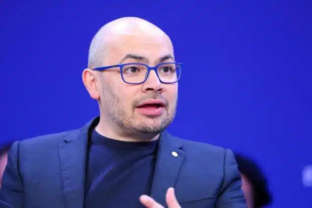 Google Reorganizes DeepMind Leadership as Demis Hassabis Takes Chief Scientist Role