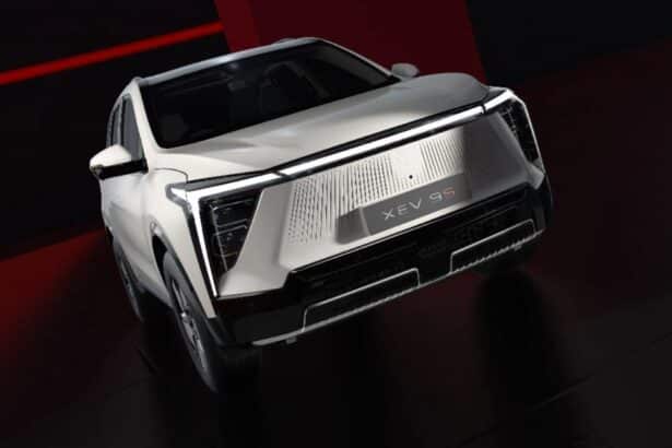 Mahindra Expands Battery as a Service Scheme to Full Electric SUV Lineup