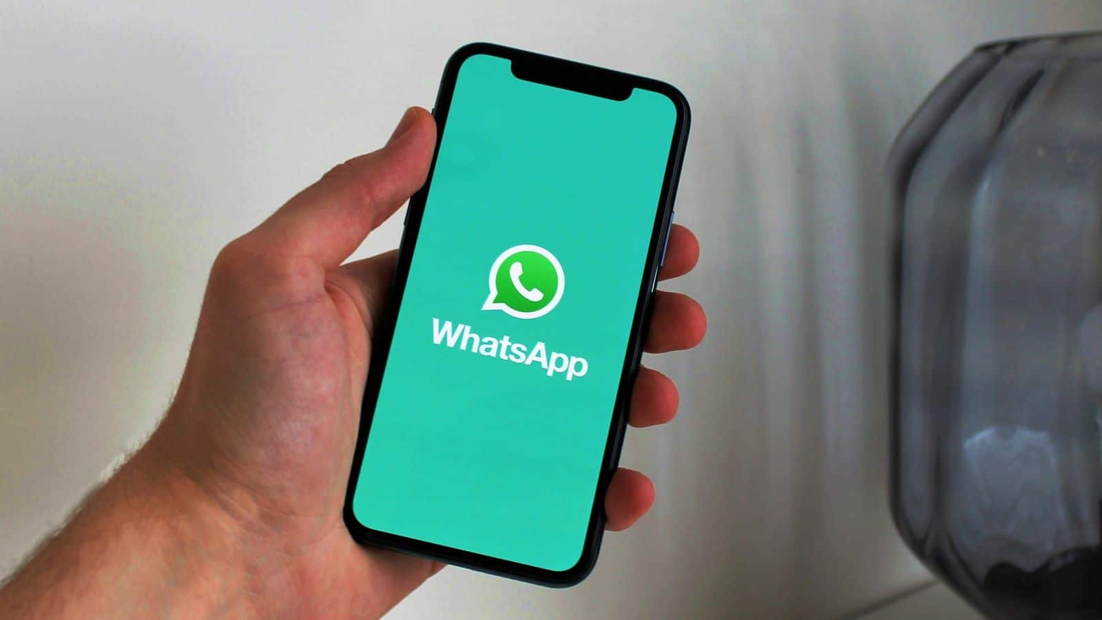 WhatsApp Rolls Out Multi Device Passkeys and Alphanumeric