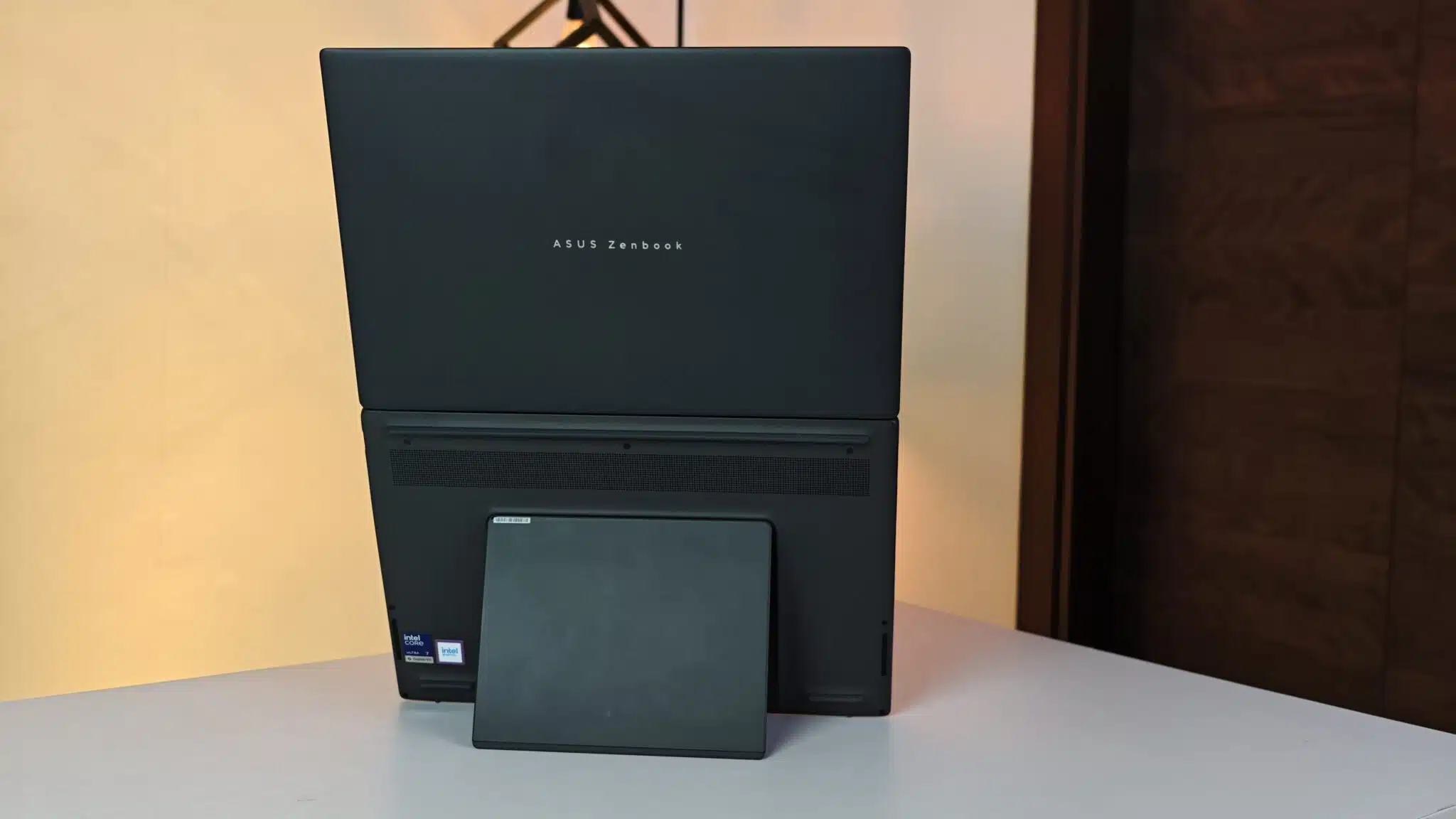 ASUS Dual Screen Zenbook Duo UX8407AA Laptop Review - You haven't seen anything like this before! 2 asus zenbook duo 20260801 190406 scaled