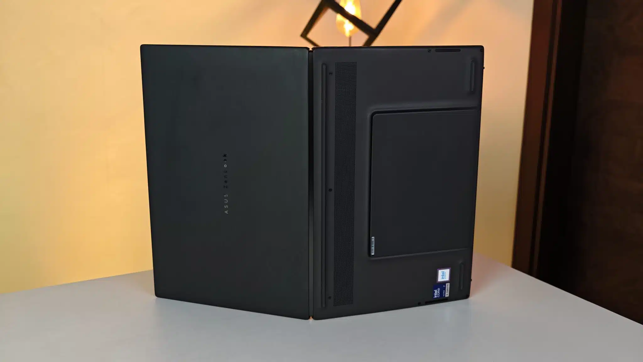 ASUS Dual Screen Zenbook Duo UX8407AA Laptop Review - You haven't seen anything like this before! 5 asus zenbook duo 20260801 190653 scaled