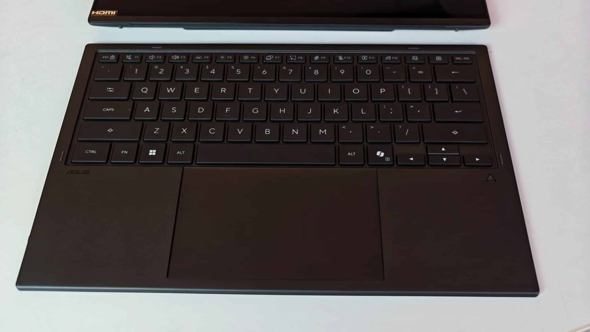 ASUS Dual Screen Zenbook Duo UX8407AA Laptop Review - You haven't seen anything like this before! 7 asus zenbook duo 20260802 141344 scaled