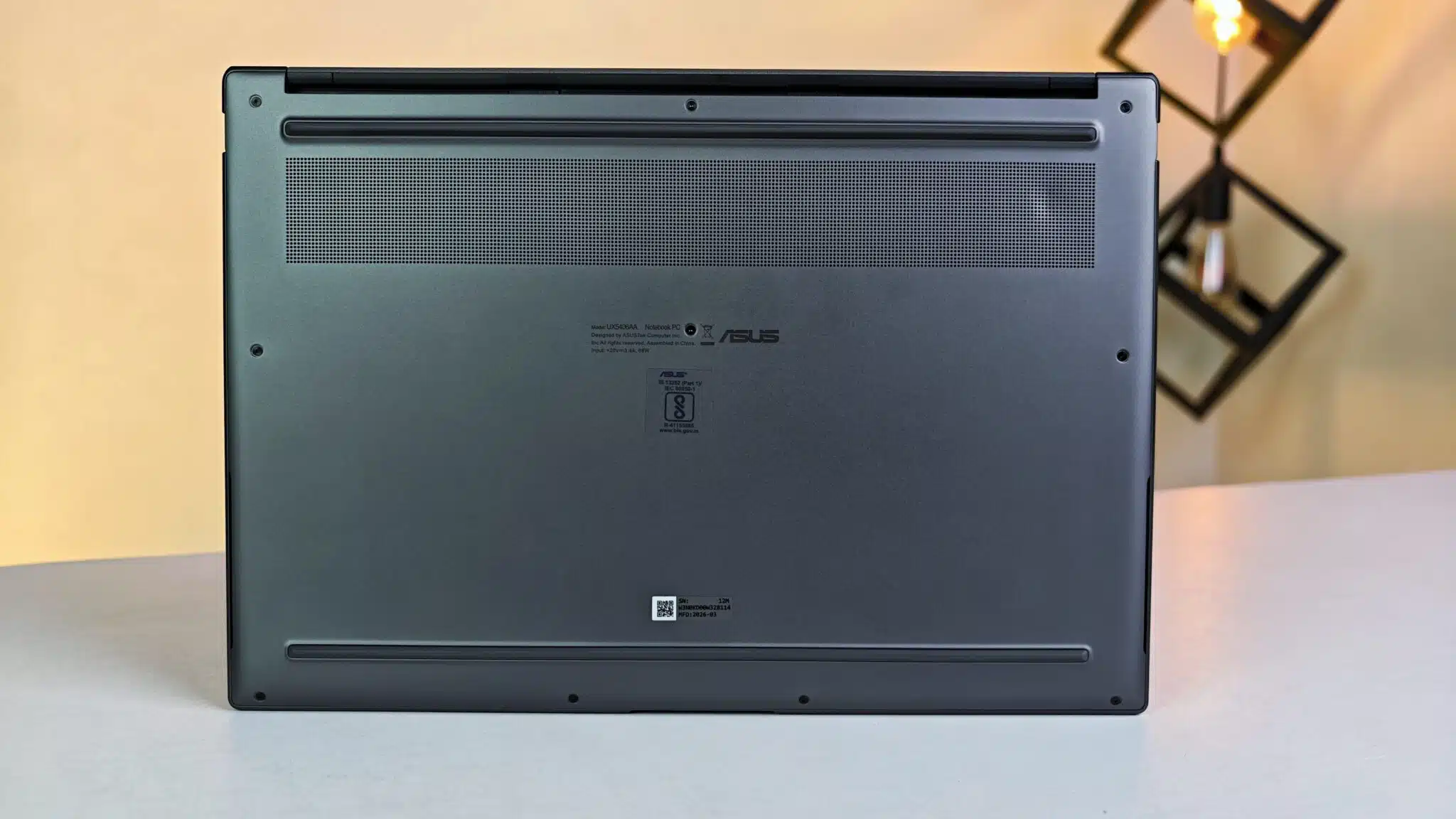 ASUS Zenbook S14 OLED UX5406AA Review: Delivers Strong Battery Life and Premium Portability 3 asus zenbook s144 161350 scaled