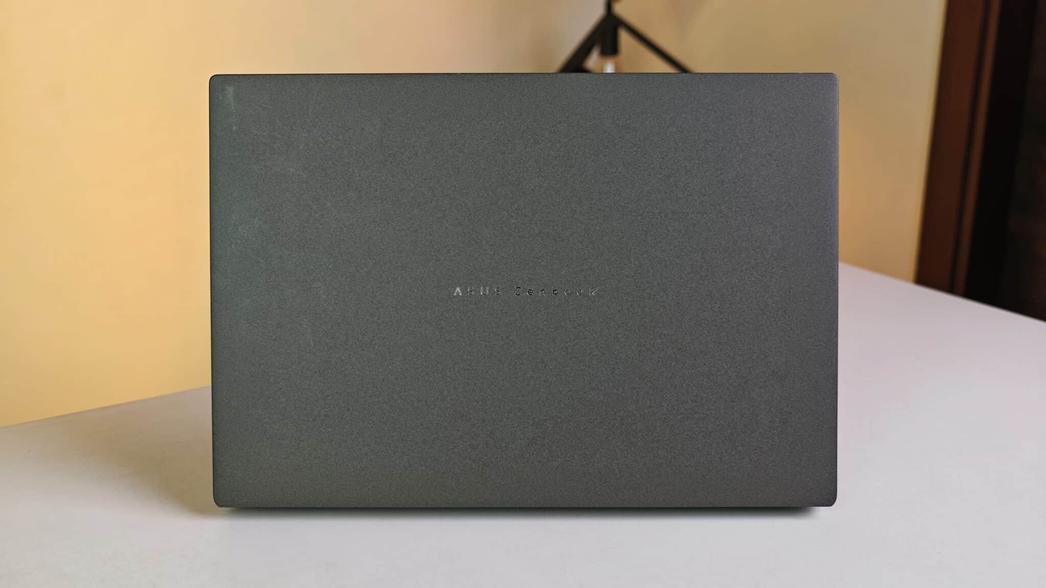ASUS Zenbook S14 OLED UX5406AA Review: Delivers Strong Battery Life and Premium Portability 10 asus zenbook s144 161356 scaled