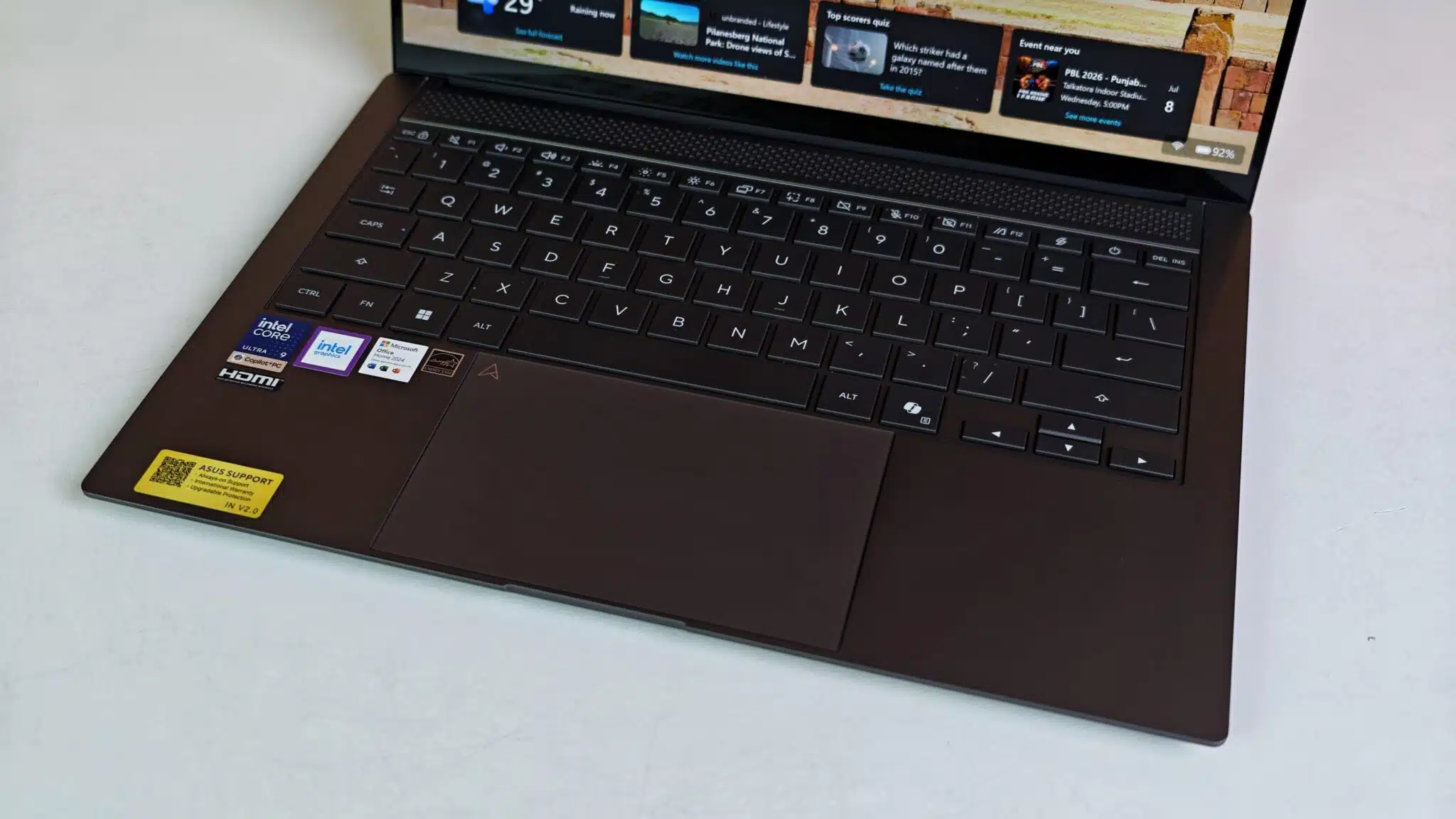 ASUS Zenbook S14 OLED UX5406AA Review: Delivers Strong Battery Life and Premium Portability 7 asus zenbook s144 161413 scaled