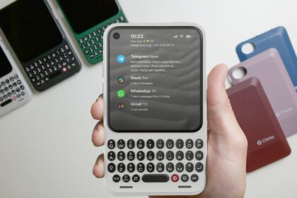 Clicks Communicator Opens Online Configuration and Upgrades Memory Ahead of December Launch